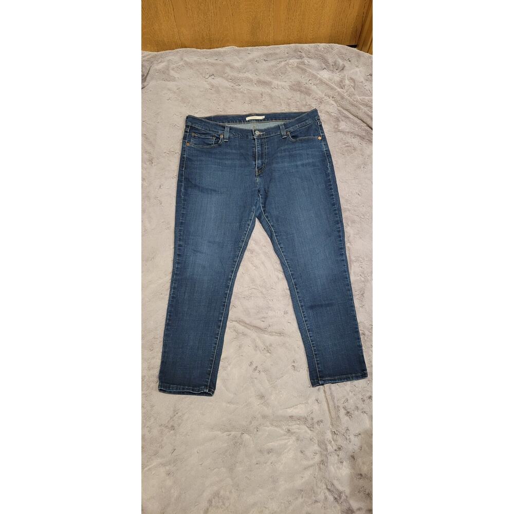 Levis Boyfriend Jeans Womens Size 32 Medium Wash Relaxed Fit Denim